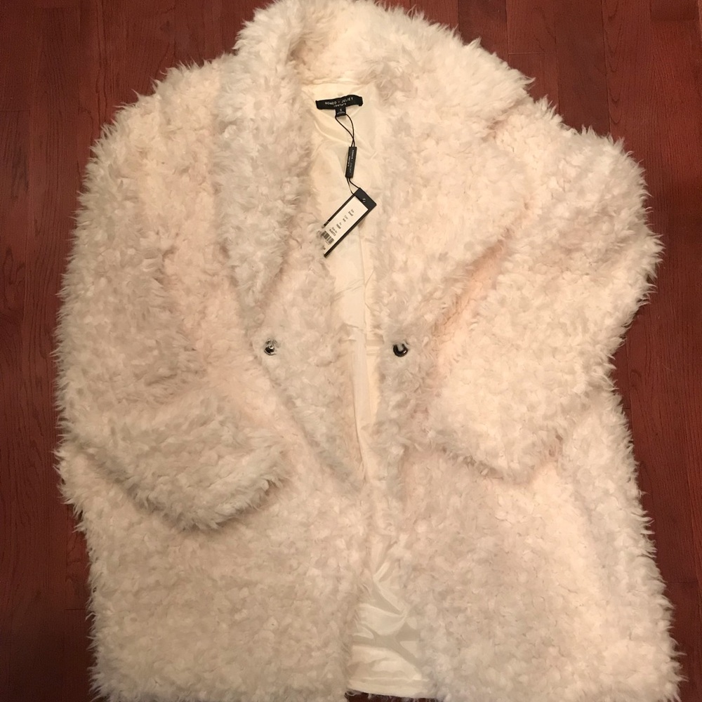 NWT Romeo and Juliet Couture Faux Fur